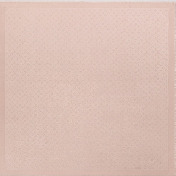 Louis Vuitton Monogram Shine Shawl - Picture 3 of 9